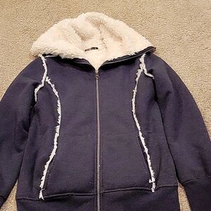 Old navy zip turtle neck sweatshirt with sherpa like interior and details size m